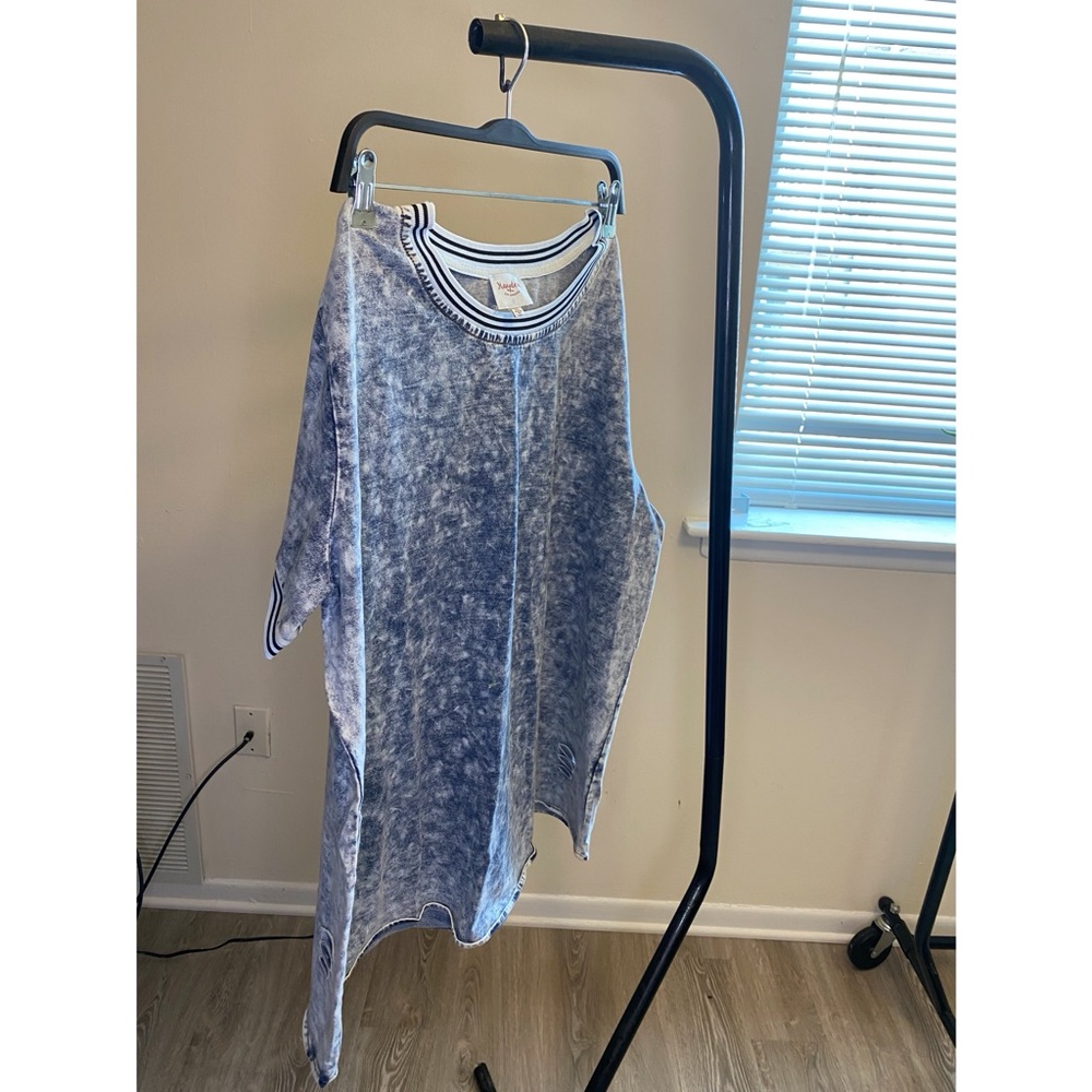 Plussize Top - Picture 6 of 8